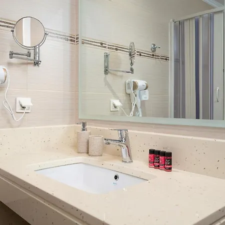 Hotel Minos Boutique 3*